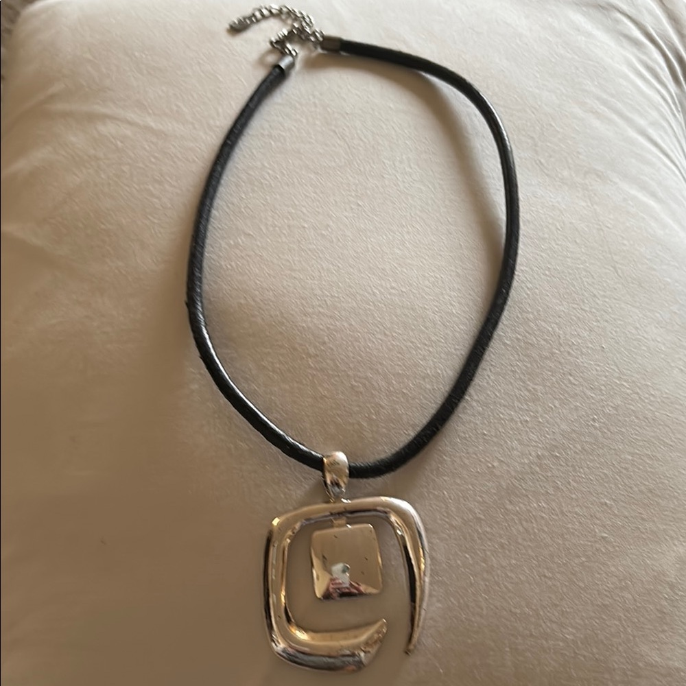 Elegant Silver Pendant Necklace